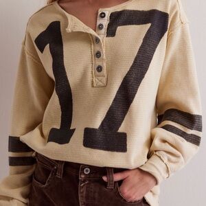 Free People Charlie Graphic Tee - xs in sea mist combo